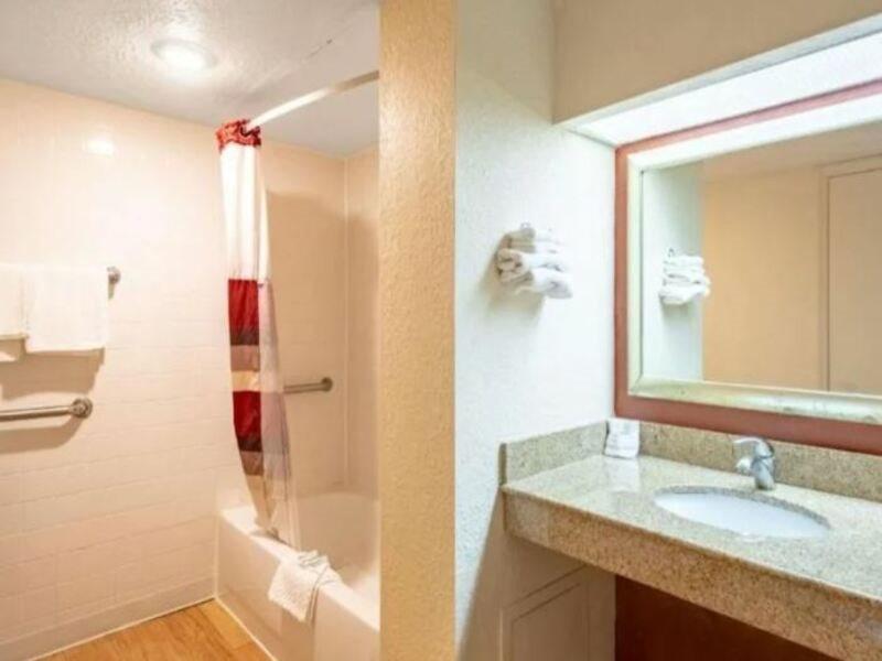 Econo Lodge Palm Harbor - Clearwater المظهر الخارجي الصورة