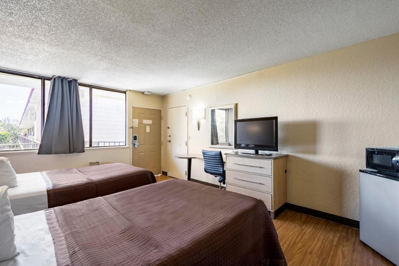 Econo Lodge Palm Harbor - Clearwater المظهر الخارجي الصورة