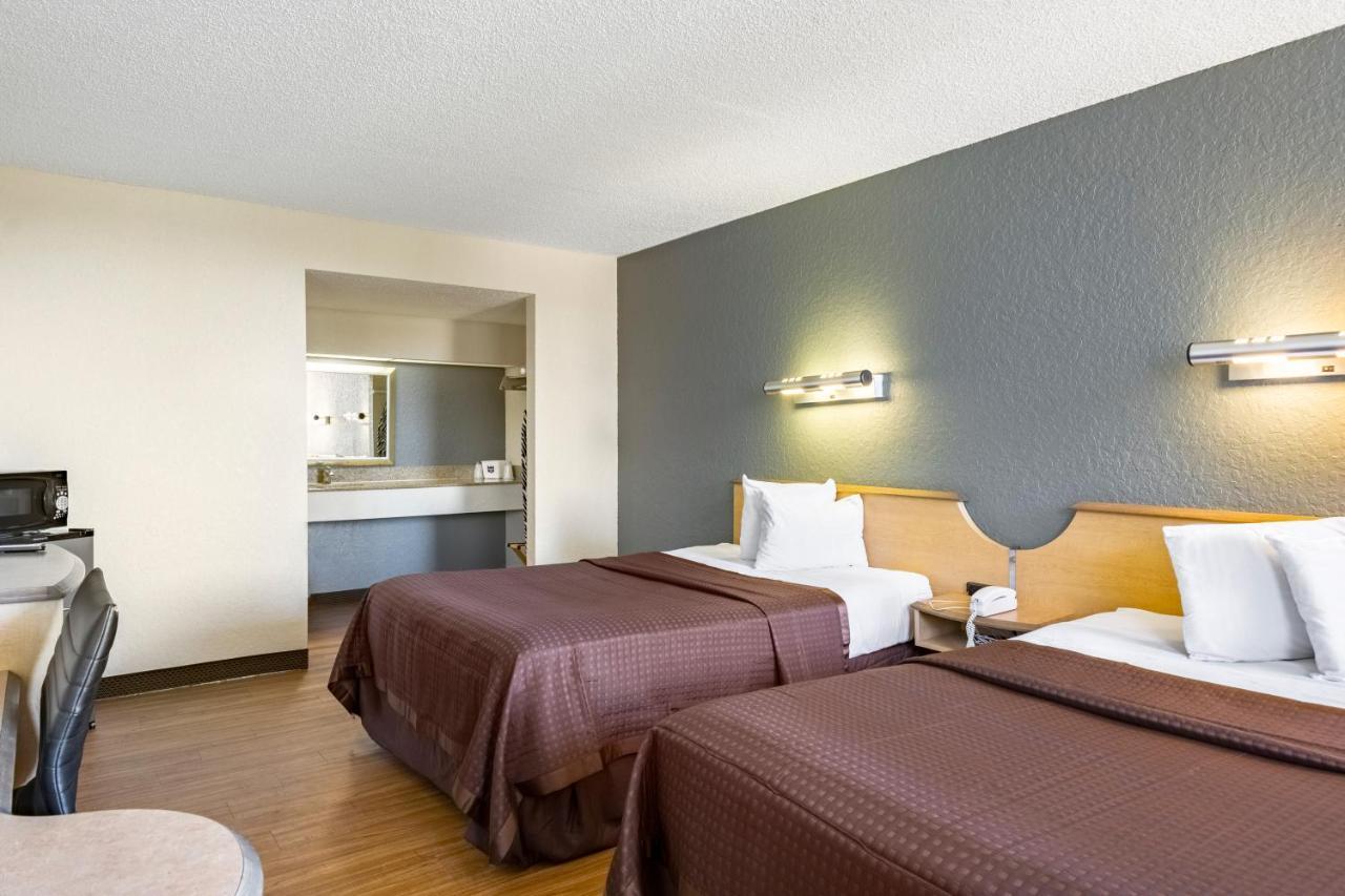 Econo Lodge Palm Harbor - Clearwater المظهر الخارجي الصورة
