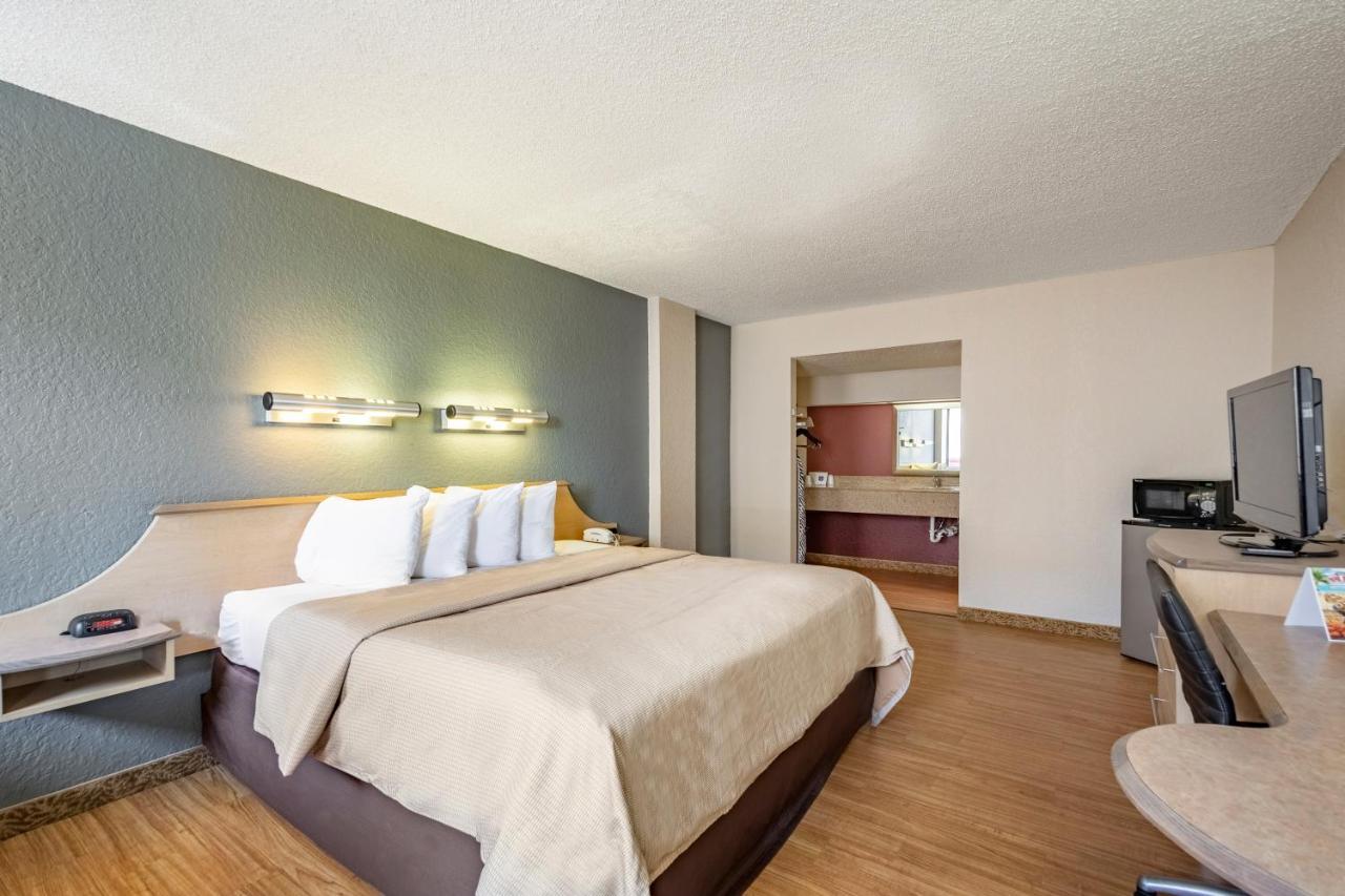Econo Lodge Palm Harbor - Clearwater المظهر الخارجي الصورة