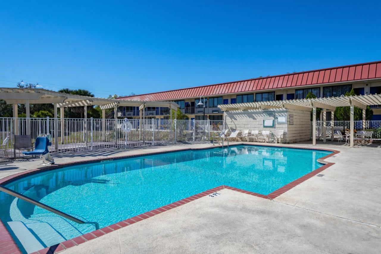 Econo Lodge Palm Harbor - Clearwater المظهر الخارجي الصورة