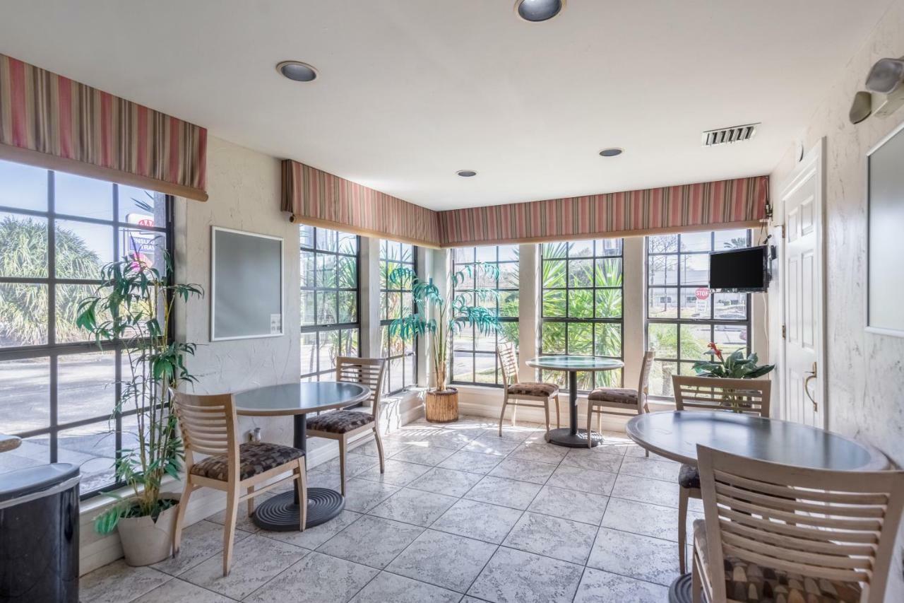 Econo Lodge Palm Harbor - Clearwater المظهر الخارجي الصورة
